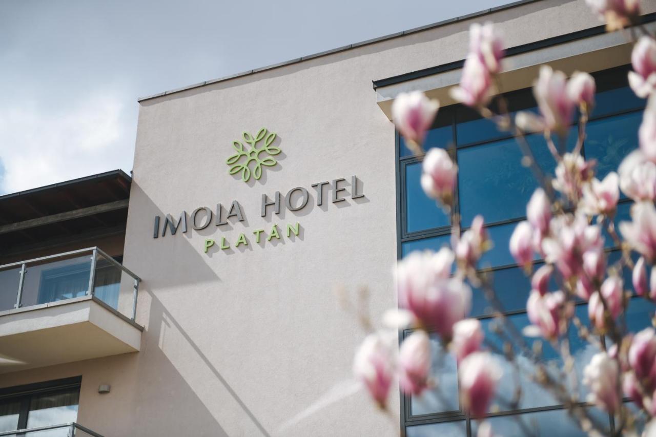 Imola Hotel Platan เอ็กเกอร์ ภายนอก รูปภาพ
